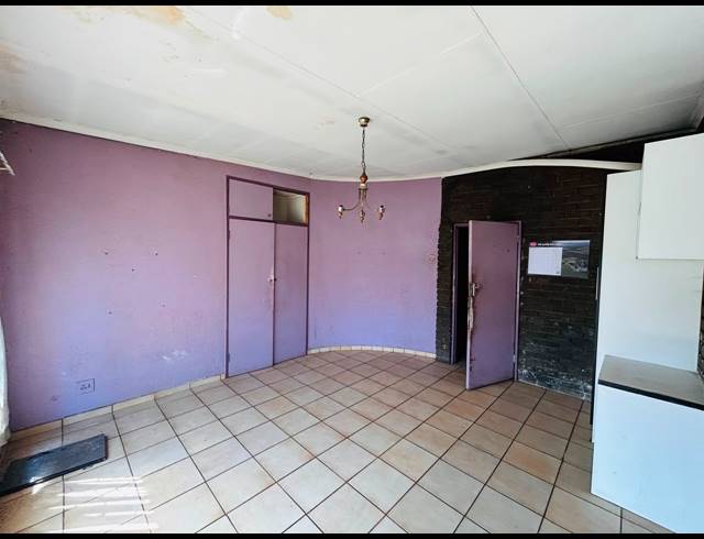 8 BEDROOM HOUSE FOR SALE IN VANDERBIJLPARK SE 7